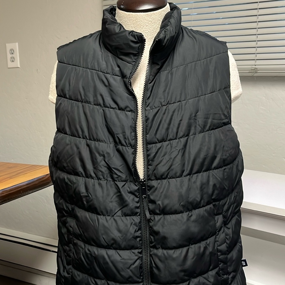 Gap cold control large vest
